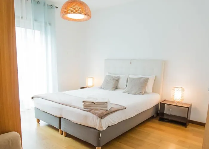 Casas E De *